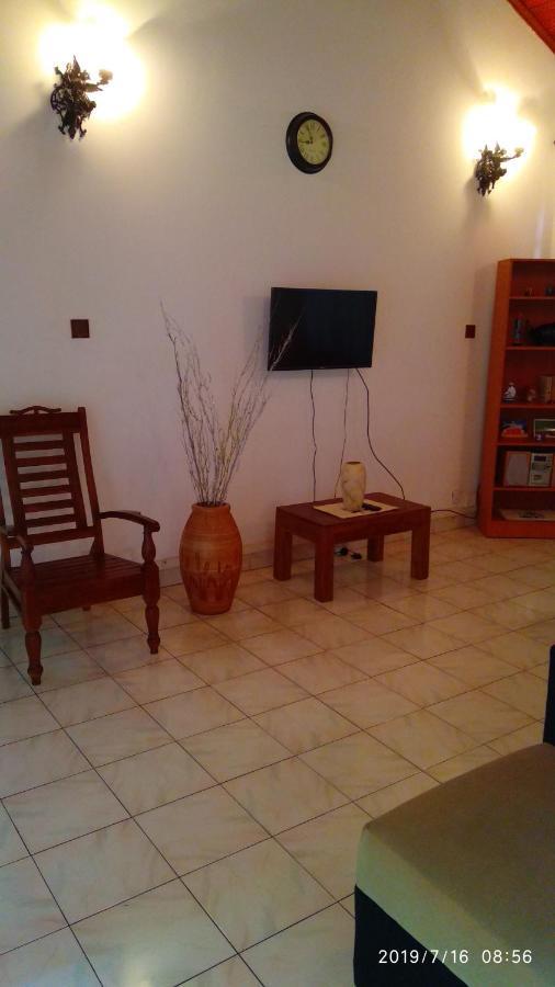 Ceylon Travel And Stay Lodge Battaramulla Εξωτερικό φωτογραφία
