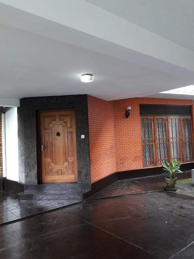Ceylon Travel And Stay Lodge Battaramulla Εξωτερικό φωτογραφία